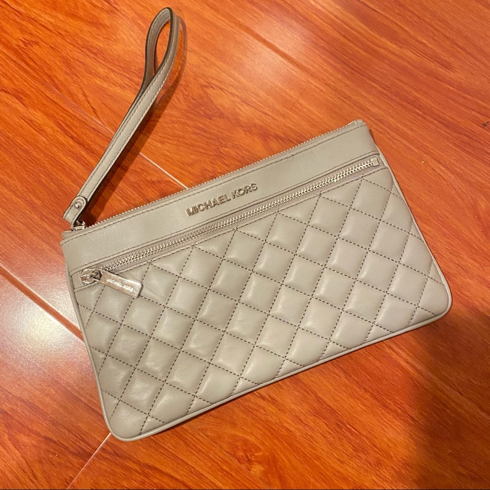 Michael Kors Zip Clutch